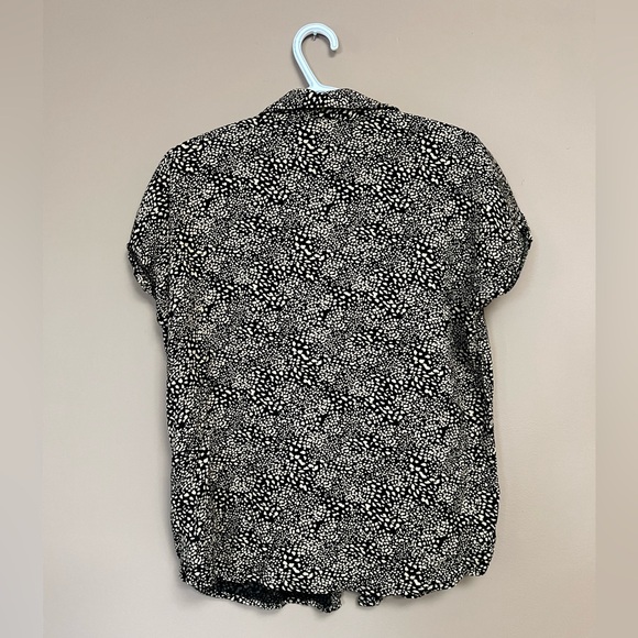 ‼️2 FOR $20‼️ Garcia patterned button down shirt - Picture 3 of 4